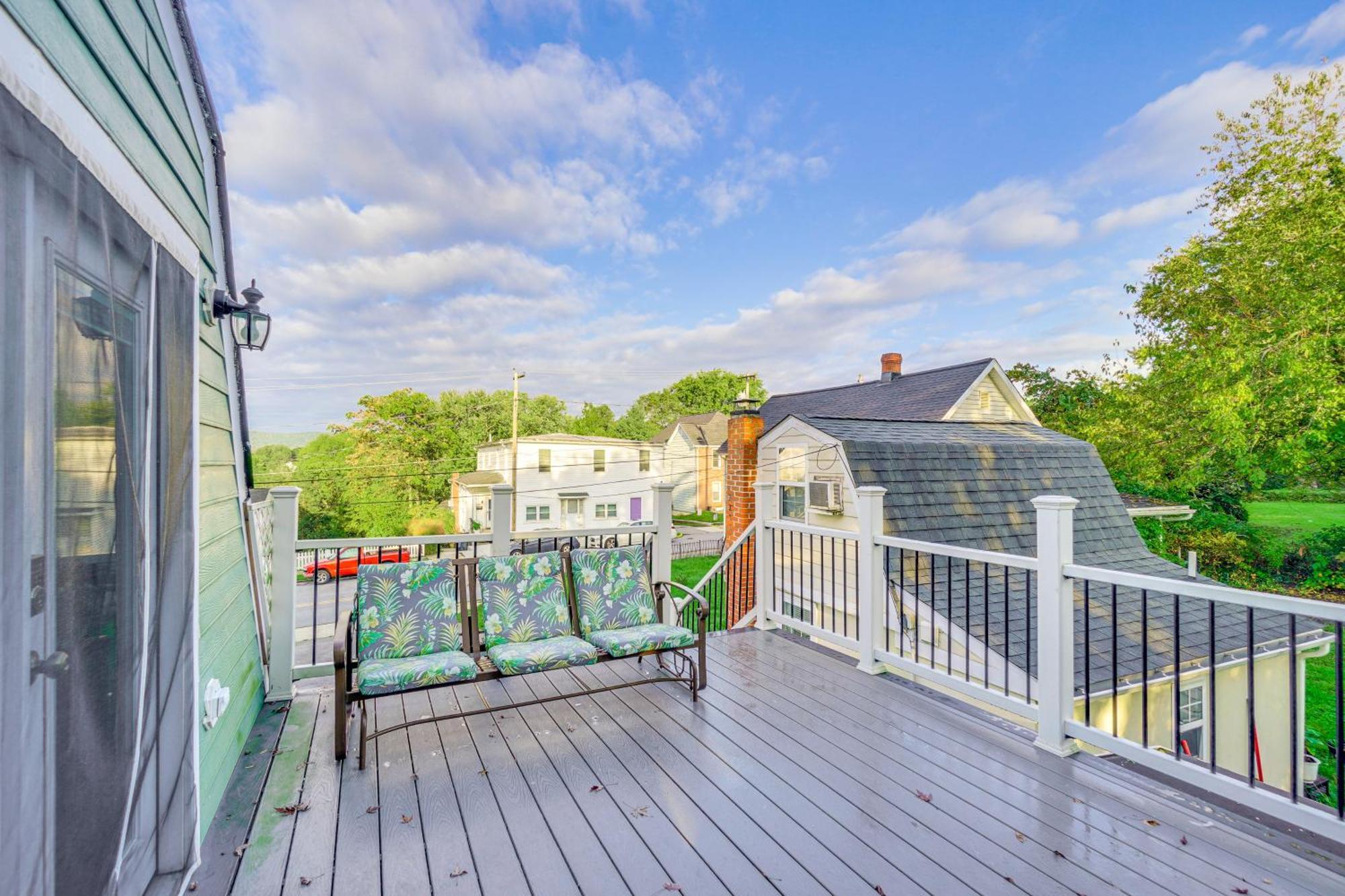 Epic Brunswick Apartment, Deck With Private Hot Tub! 외부 사진