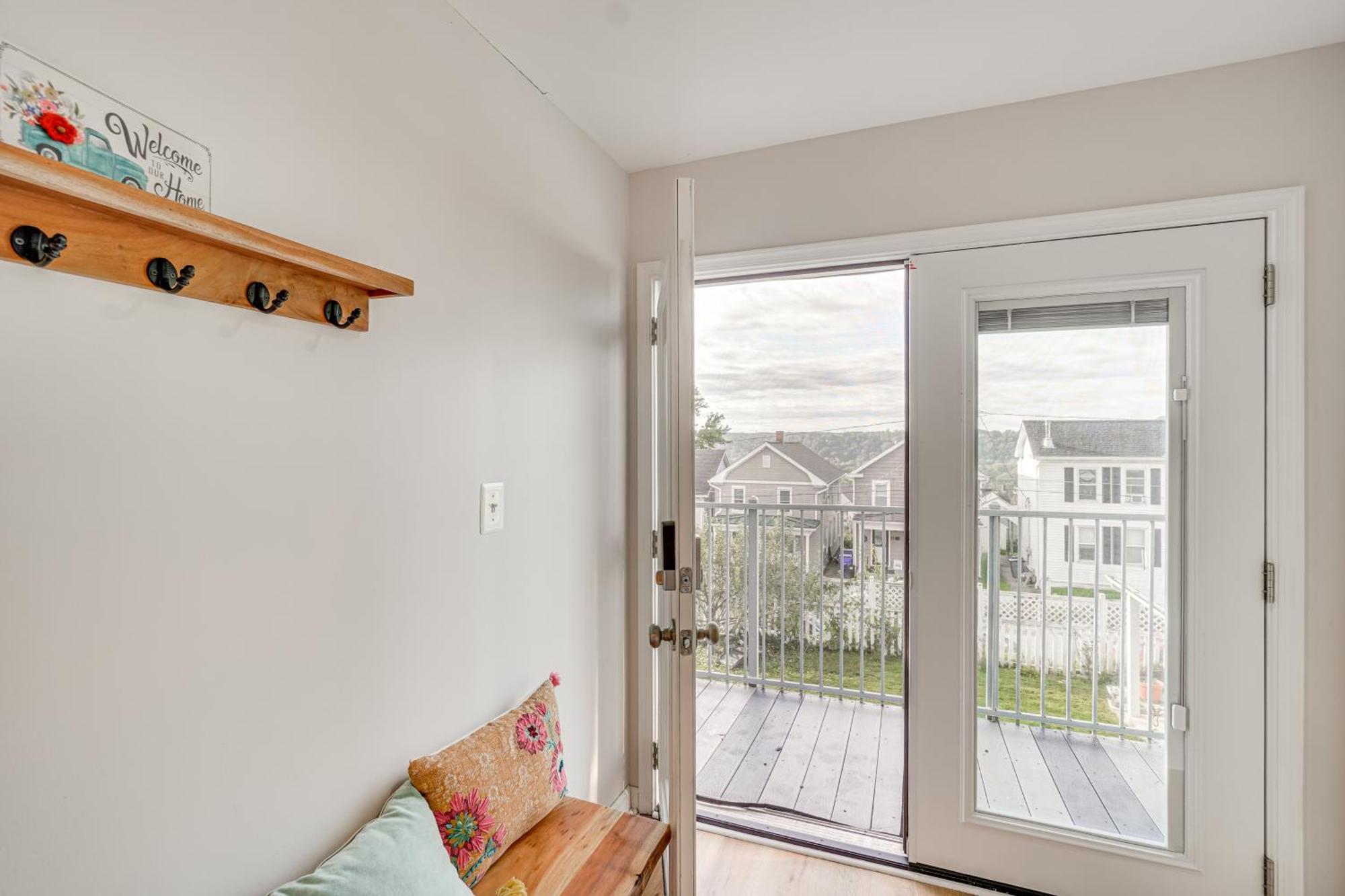 Epic Brunswick Apartment, Deck With Private Hot Tub! 외부 사진