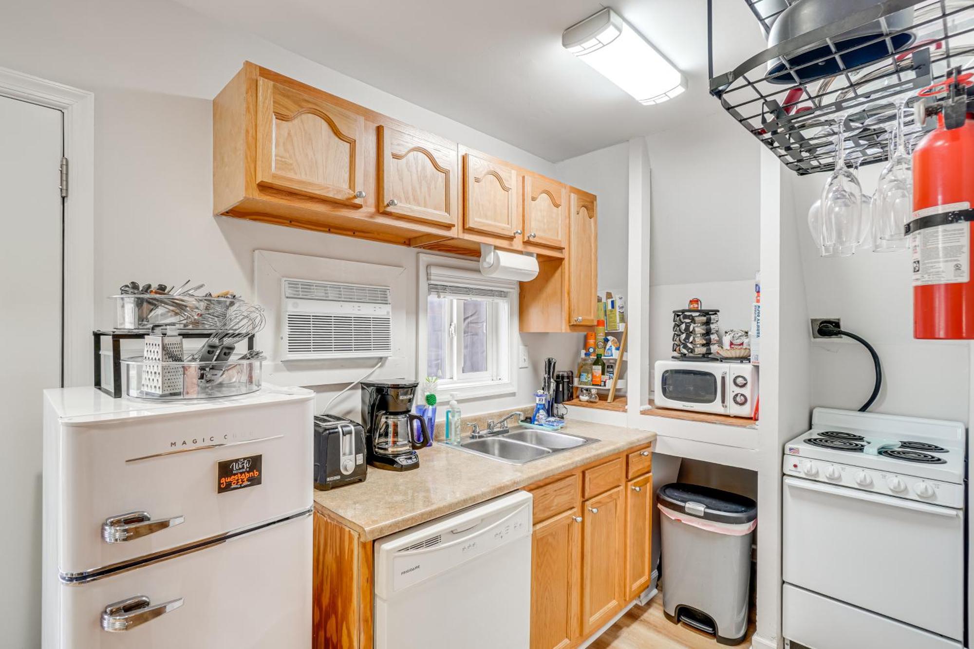Epic Brunswick Apartment, Deck With Private Hot Tub! 외부 사진